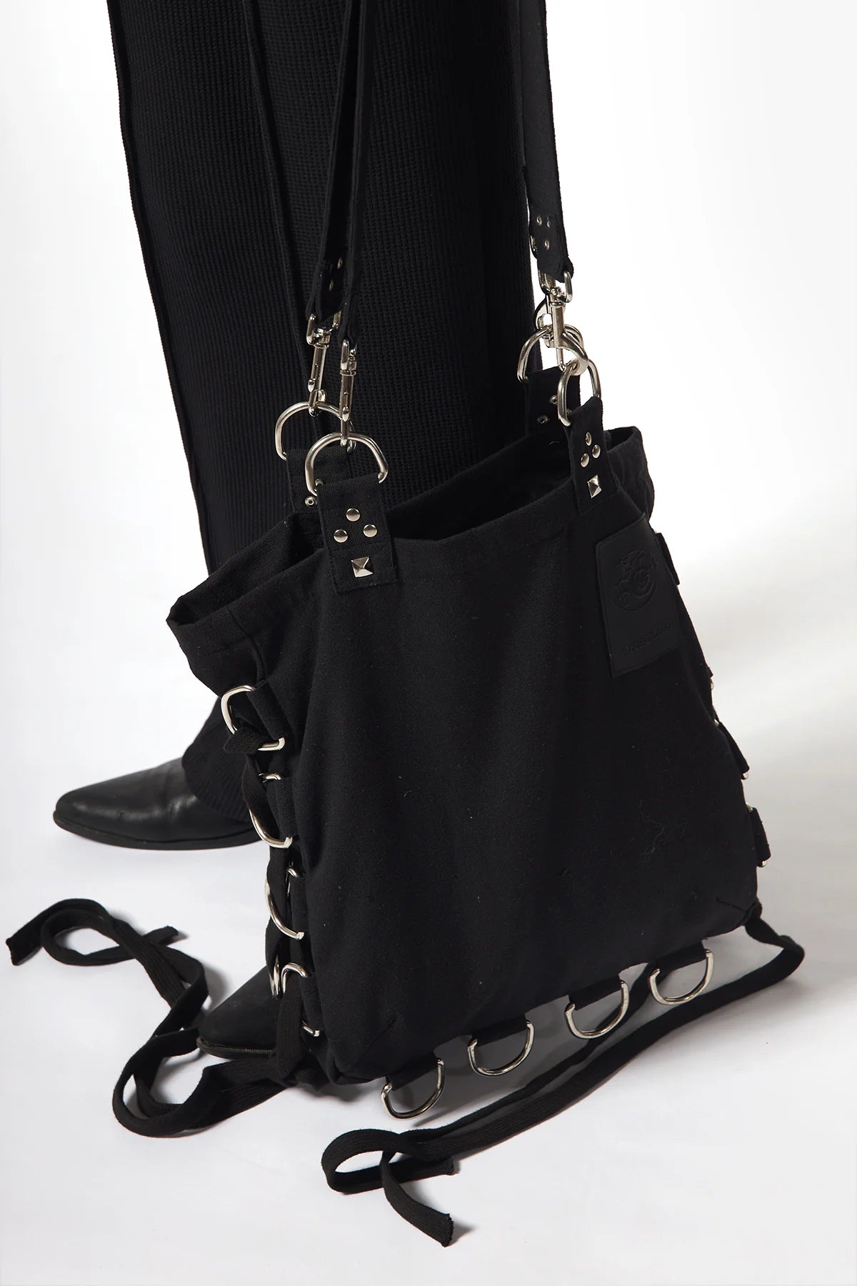 Asylum D-Ring Shoulder Bag - Black